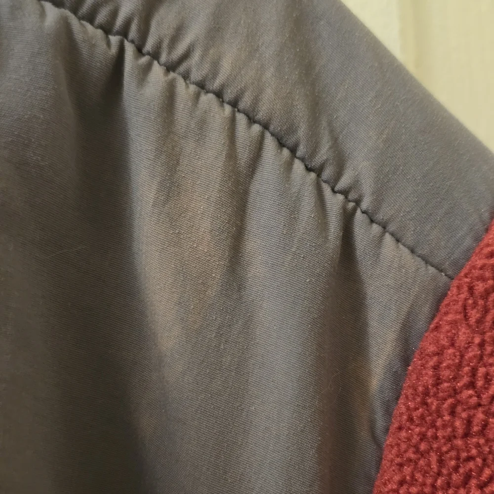 The North Face Red and Gray Polertec Fleece Jacket - Picture 10 of 11